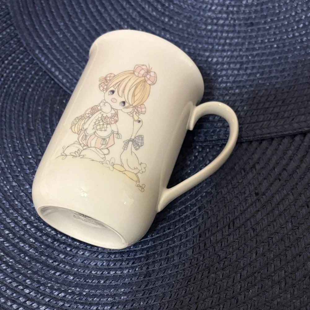 Precious Moments Vintage White Ceramic Mug - Picture 4 of 4
